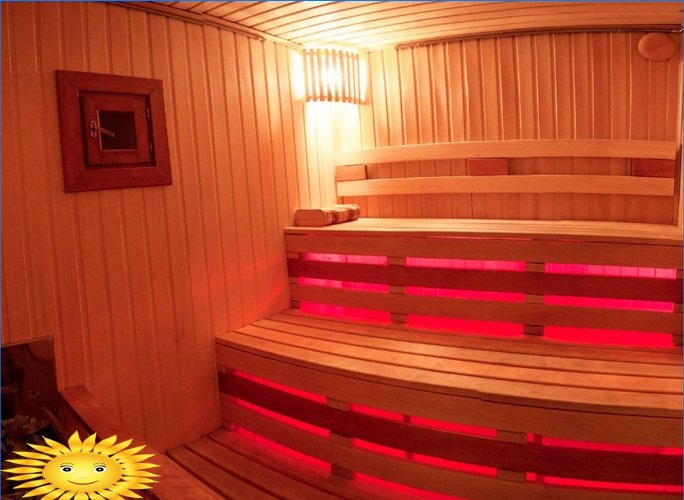 Hylder i damprummet: fotos og eksempler på efterbehandling af badet