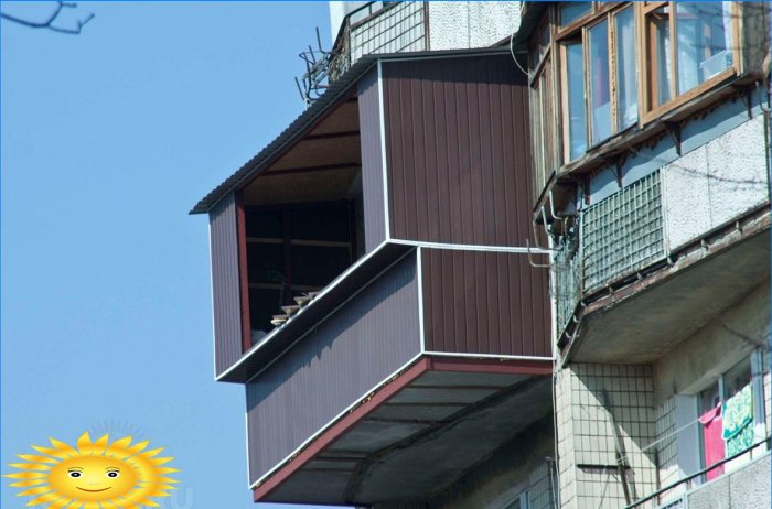 Impudent udvidelse af balkonen eller egoistiske naboer: et udvalg af fotos