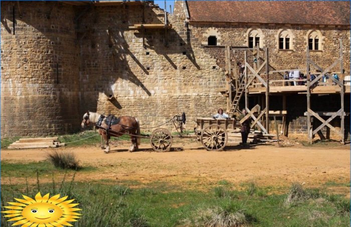 Sådan bygges et slot ved hjælp af middelalderlige teknologier i Frankrig i det 21. århundrede