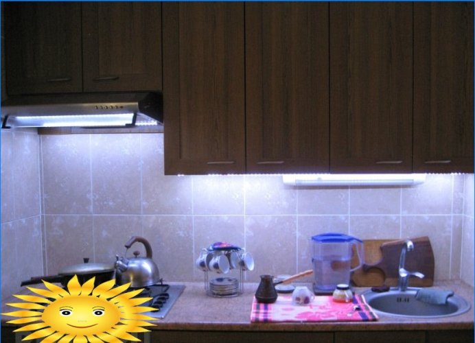 Organisering af LED-belysning i køkkenets arbejdsområde