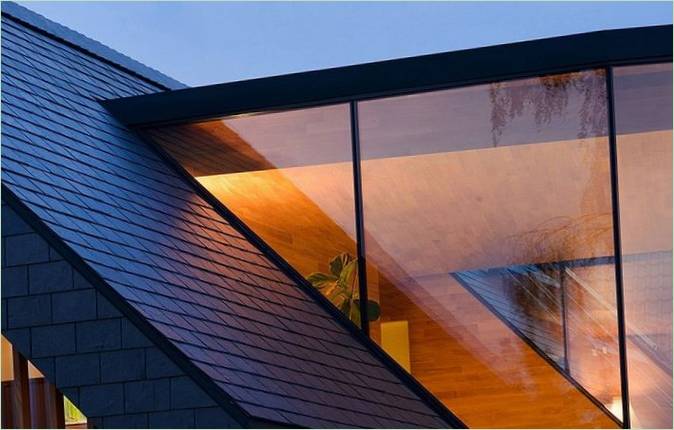 Tagdesign af et moderne hus i Polen
