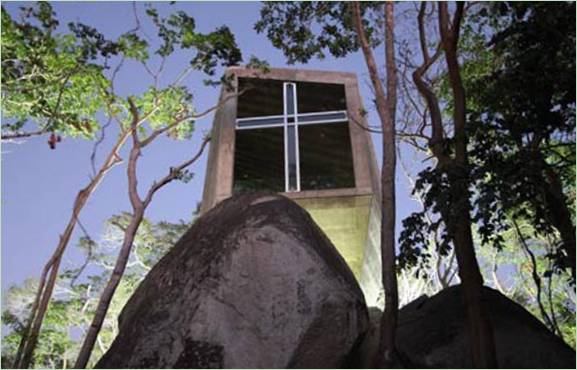 Den usædvanlige arkitektur i skovkapellet i Acapulco
