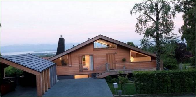 Stilfuldt modernistisk sommerhus