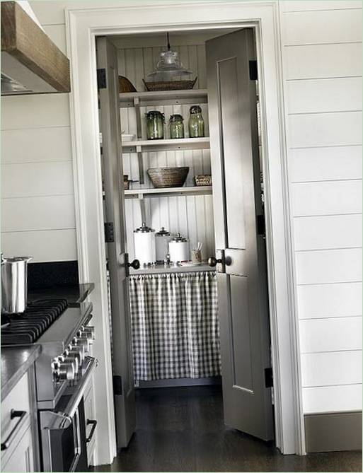 Pantry i køkkenet interiør