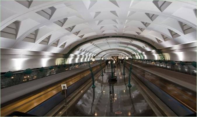 Slavyansky boulevard station