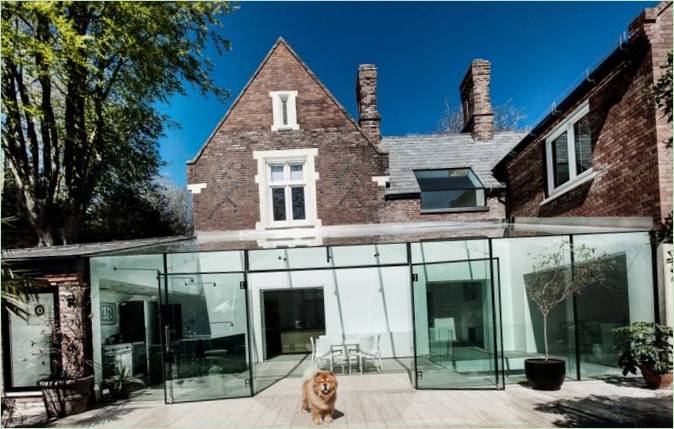 Peru landsted med moderne glasfacade af Longhi Architects