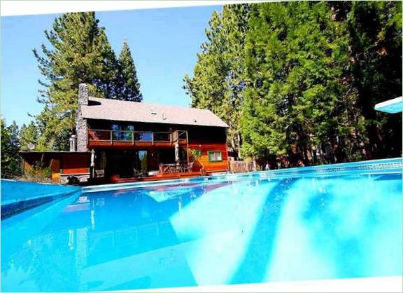 Swimmingpool foran Skyland Retreat