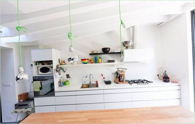 Bright accent køkken design