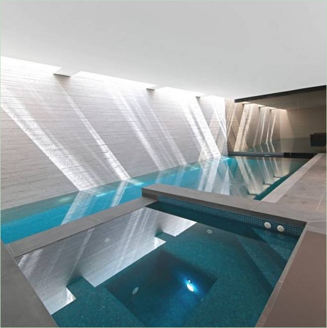 Indendørs swimmingpool på West London House