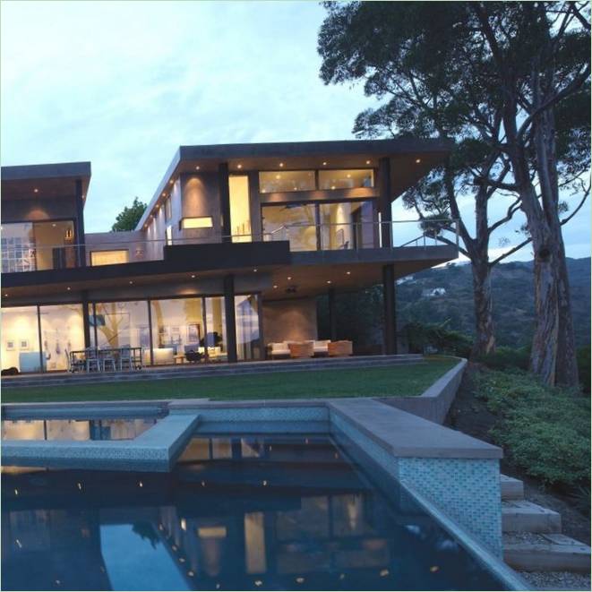 Residence Mandeville Canyon Hus på en bakke