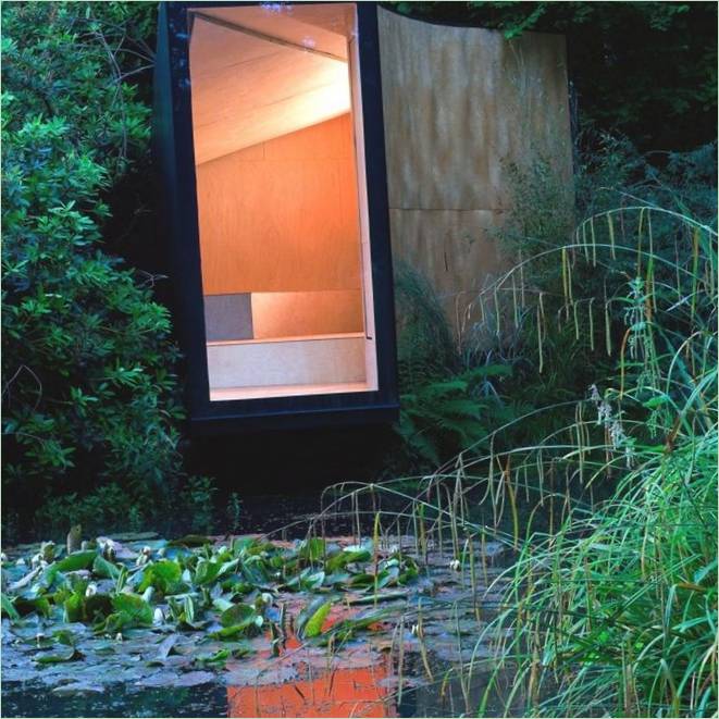 Hytte i skoven ved en dam - Forest Pond House