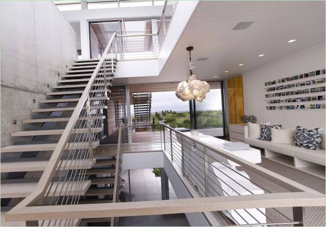 Chic villa ved havet: trappen i det indre