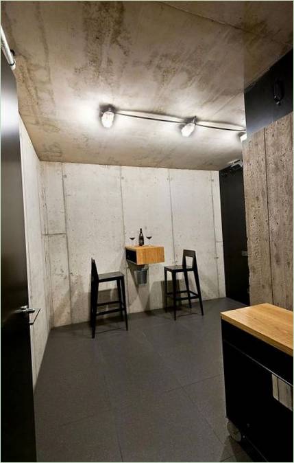 Interiørdesign til et moderne hjem ved en flodbred