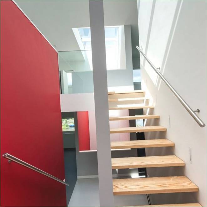 Trappen i et geometrisk kubushus i Holland