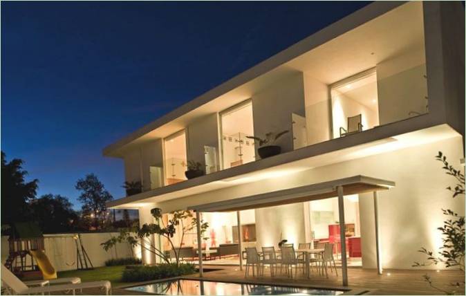 Agraz Architects har designet et moderne ML-hjem i et ligetil design