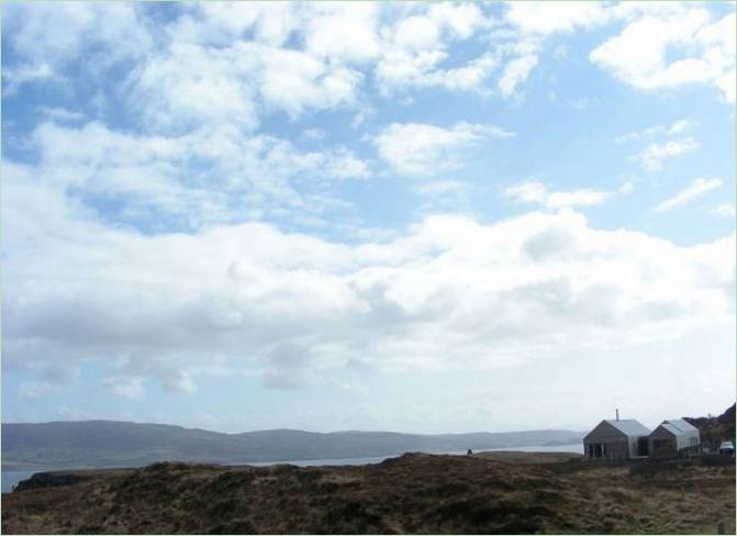 Udsigt over Borreraig House på afstand i Skotland