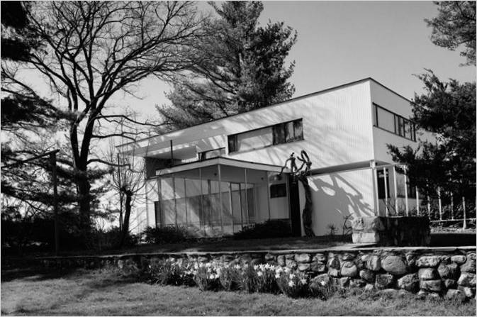 Det udvendige af Gropius House private hjem i Massachusetts