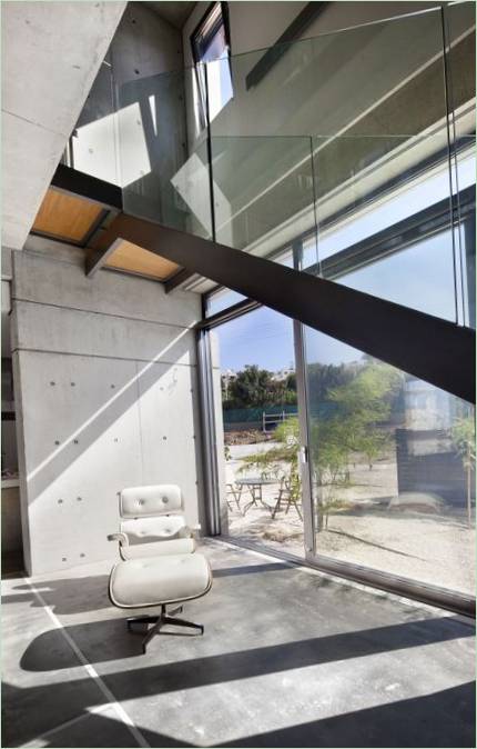 Interiør af landsted Andri & Yiorgos Residence af Vardastudio Architects and Designers, Chloraka, Cypern