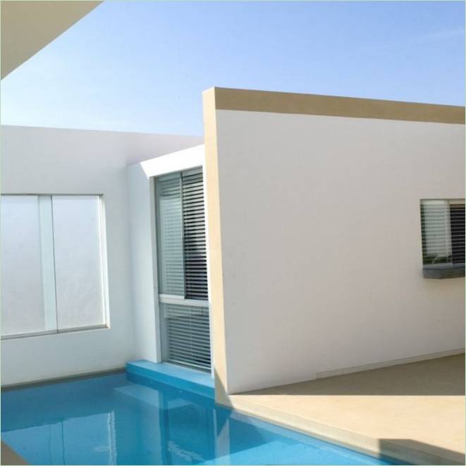Swimmingpool foran Beach House