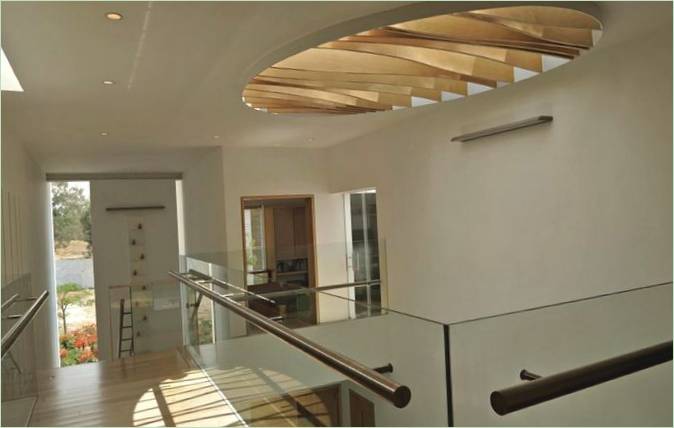 Det enkle design af det moderne ML-hus af Agraz Architects