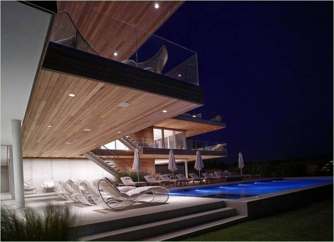 Chic villa ved havet: swimmingpool med baggrundsbelysning