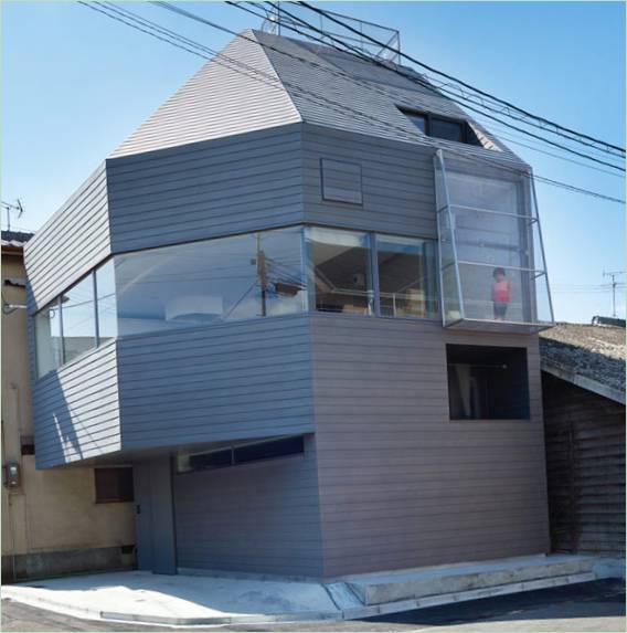 Facade af et usædvanligt hus i Matsubara