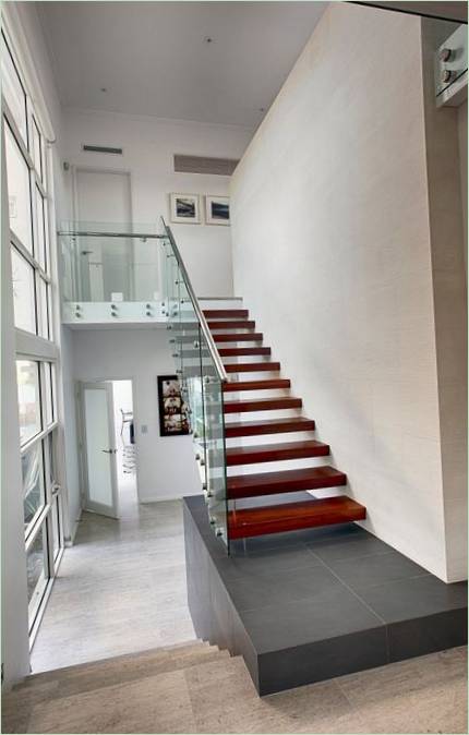 Trappe med glasfacade