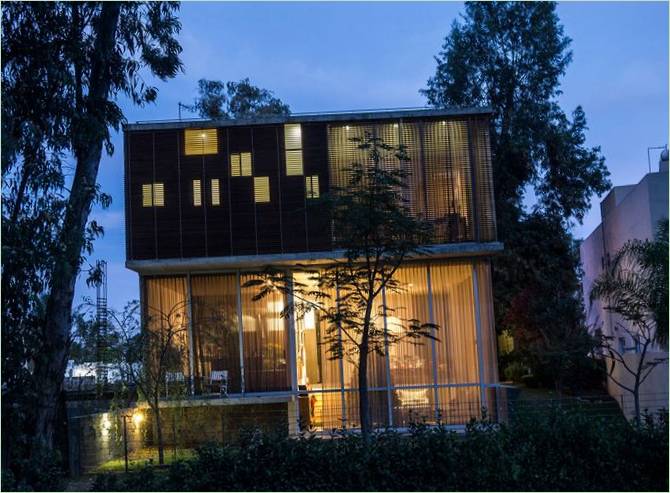 Indretning af et hus i en eukalyptusskov, Zapopan, Jalisco, Mexico