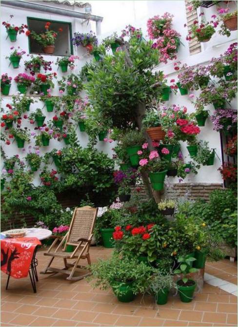 Udsmykning af en terrasse i Cordoba