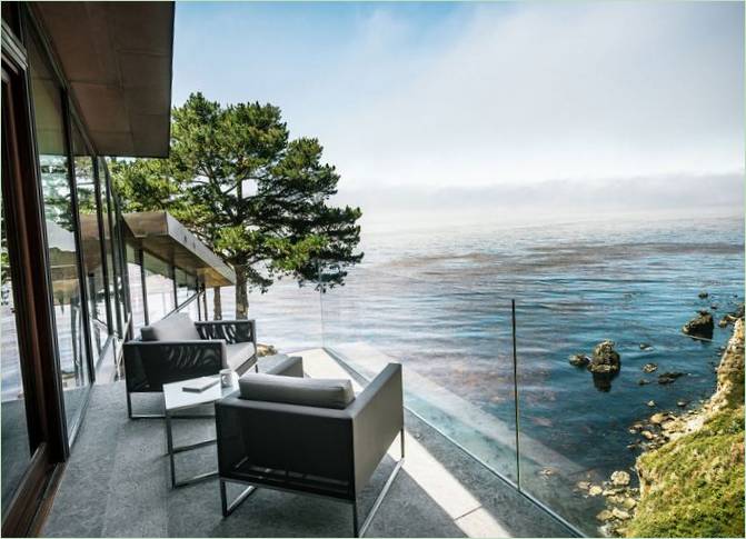 Fall House terrasse med udsigt over havet