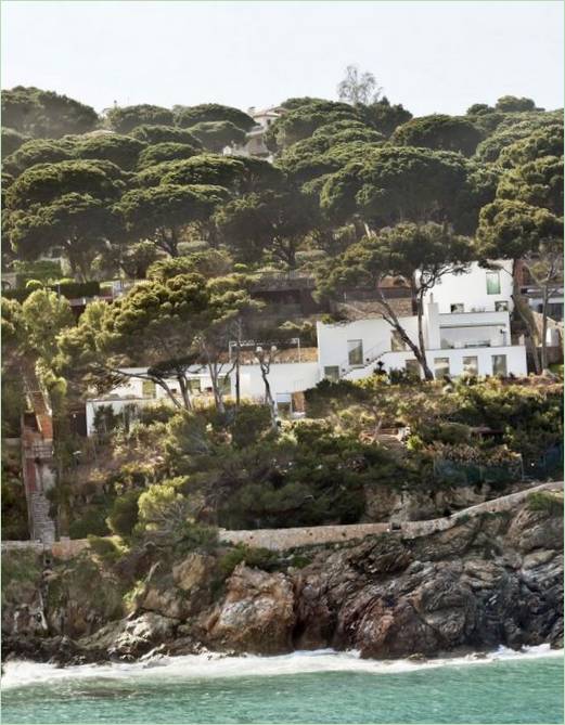 Det udvendige af villaen Casa Costa Brava i Spanien