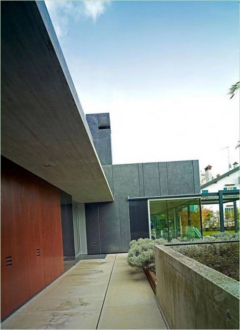 Dc House by Geza