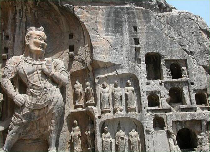 Longmen-hulerne
