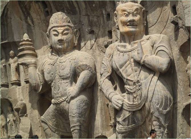 Longmen-hulerne