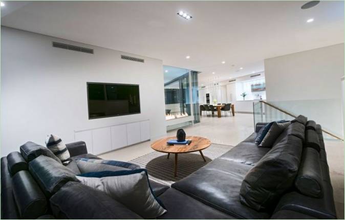 City Beach Living Room af Cambuild &amp; Banham Architects