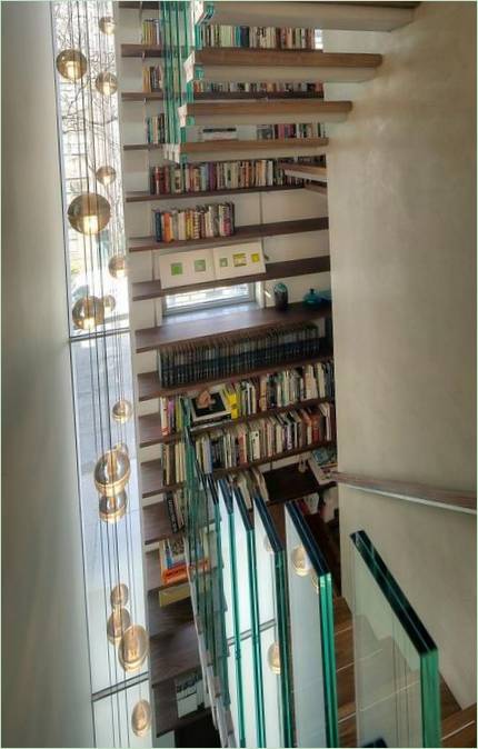 Bogreoler over trappen