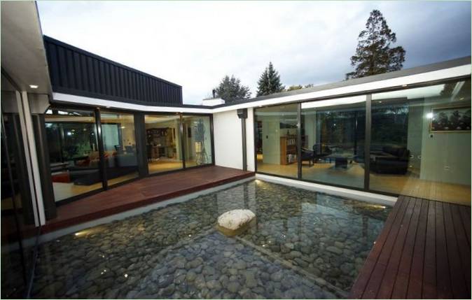 En kunstig dam ved Rotopai Residence