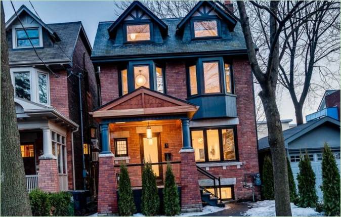 Bopæl på One Hurndale Avenue i Canada