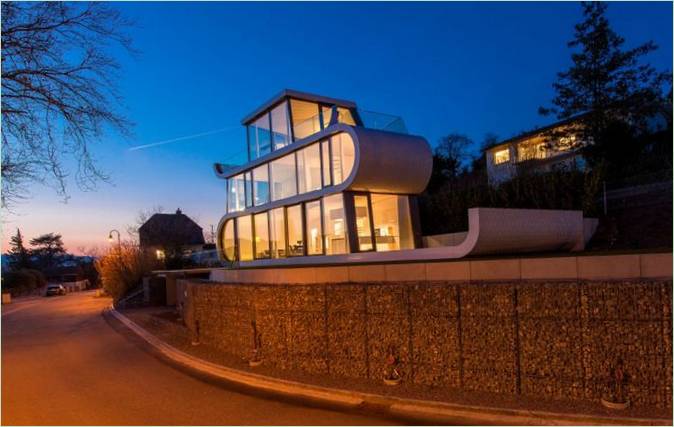 Et usædvanligt hvidt design i Schweiz: Om natten Et usædvanligt hvidt husprojekt i Schweiz: Om natten