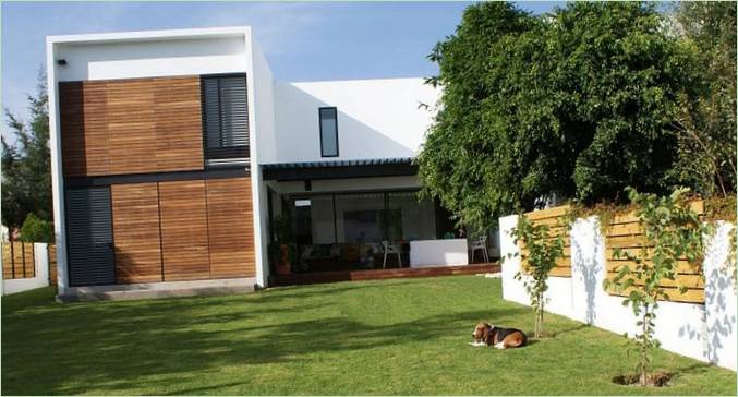 Gården til en privat bolig Casa ATT. Dionne Arquitectos i Mexico