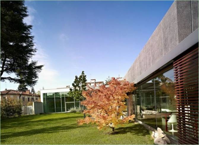Dc House by Geza
