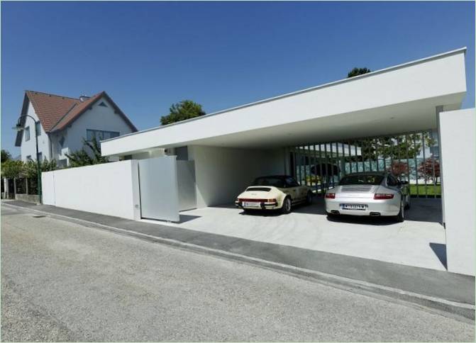 Garage ved huset A&B