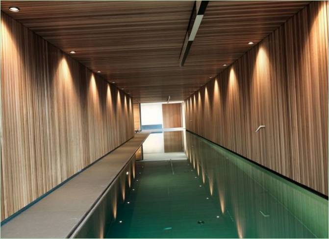 Et moderne pooldesign i et landhus - Foto 35