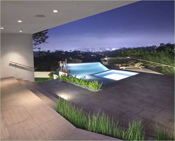 Den store terrasse i Deronda-huset i Los Angeles