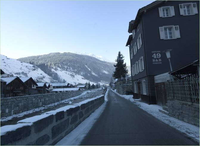 Stilfuldt tilflugtssted i de schweiziske alper - Hotel Brücke 49