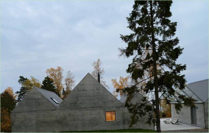 Moderne hjem ved den maleriske kystlinje i udkanten af Lagnö, Sverige