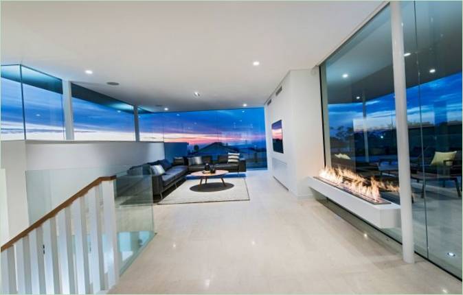 Indretning af City Beach Mansion af Cambuild &amp; Banham Architects