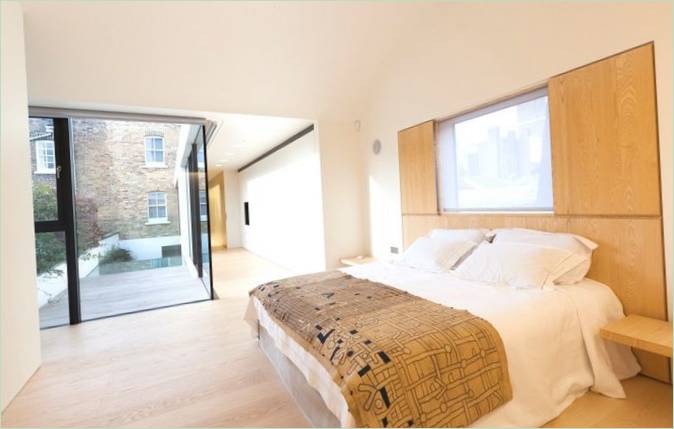 Panoramavinduer i soveværelset i Notting Hill Residence i London