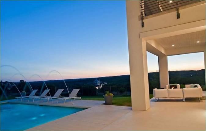 Spanish Oaks Residence