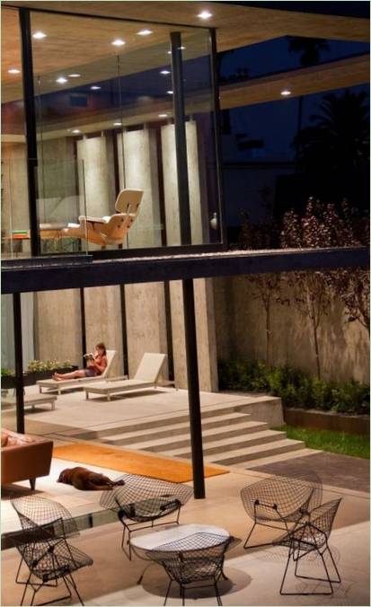 Cresta Residence om natten